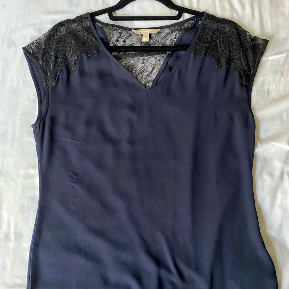 BANANA REPUBLIC NAVY LACE BLOUSE - Size small